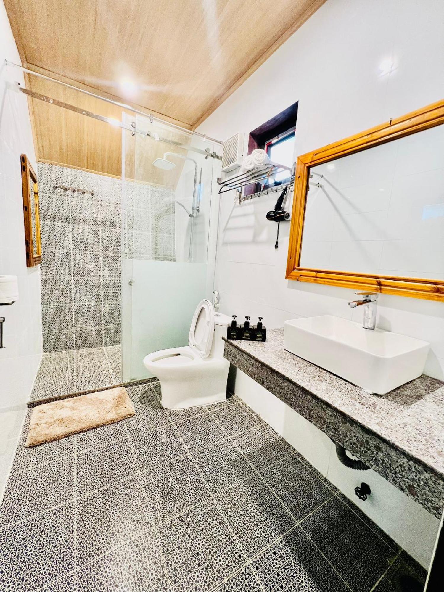 Tropical Valley Homestay - Villas Phong Nha Bagian luar foto